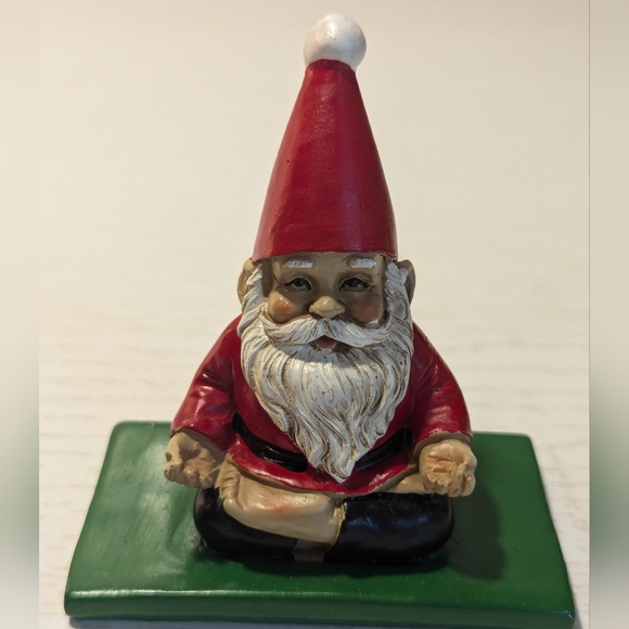 Yoga Santa Gnome Christmas Figurines Set of 2 - Picture 3 of 6